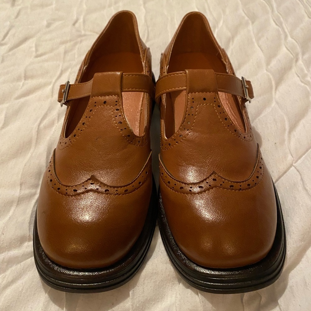 Brown Mary Jane Shoes with Buckle - Picture 3 of 6